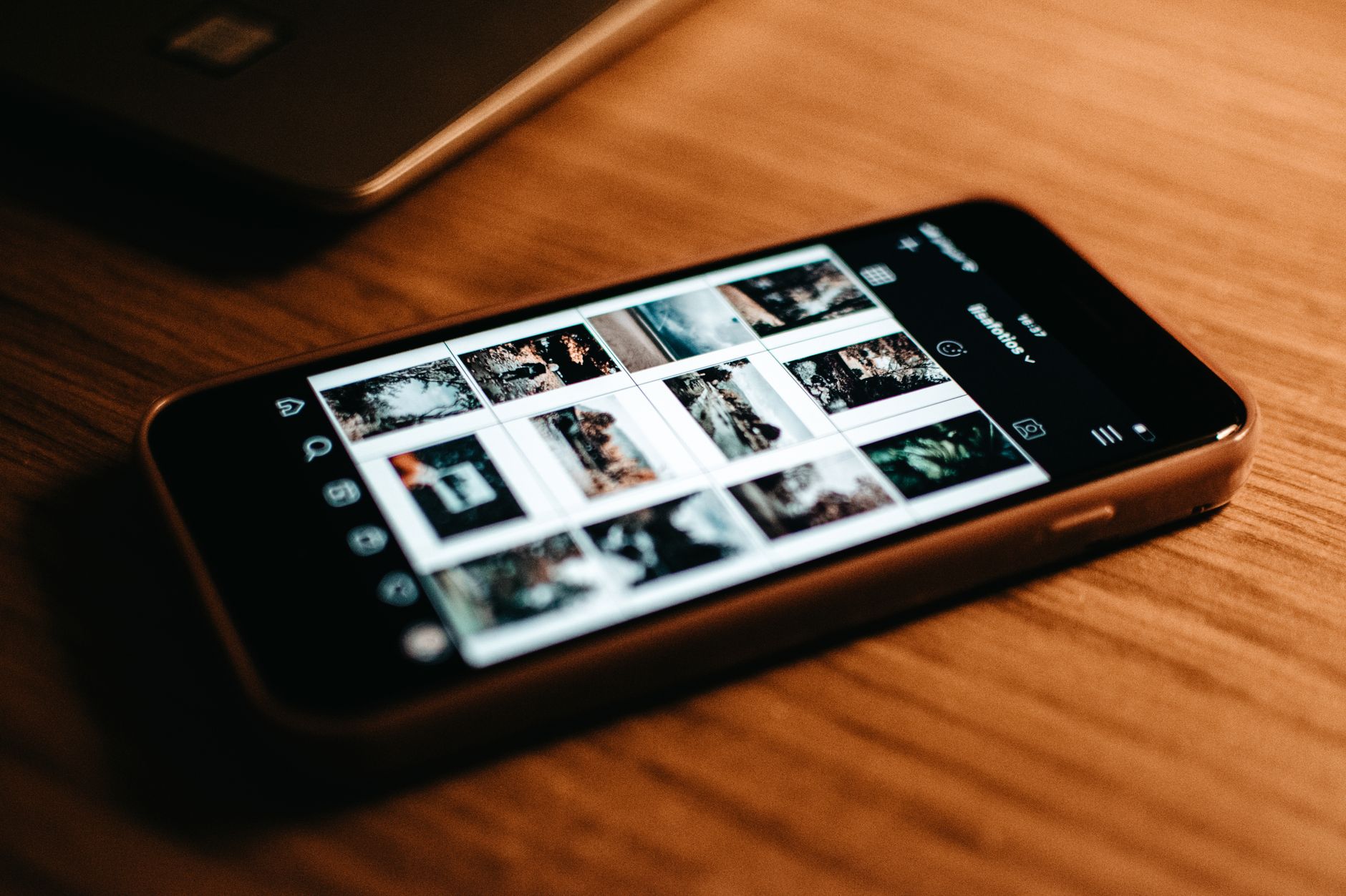 how to use AI to create social media content faster, photo by Lisa from Pexels
